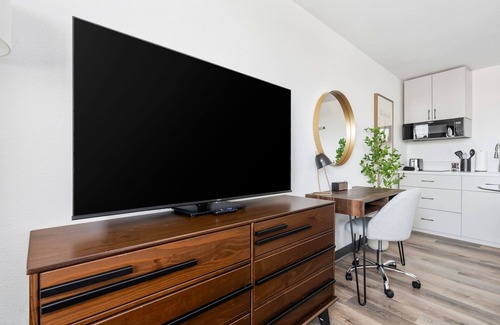 Greenway Plaza-Upper Kirby Apartment | Lodgeur | Studio near Rice Village | Upper Kirby