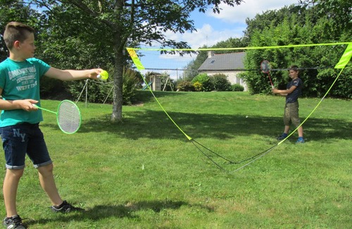 Plounevez-Quintin Cottage | Lodging independent calm in playground garden near Lake Guerledan