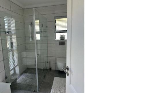 Outeniqua Strand Apartment | Loerie Lane Accomadation