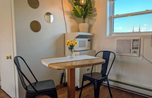 Ste Anne de Beaupre Apartment | Loft 7 | 2 Min Waterfront | BBQ & Fireplace