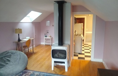 Pawtucket Apartment | Loft apartment near Merriam Hospital