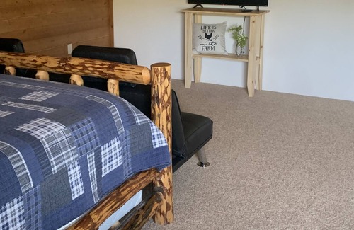 Hamilton Apartment | Loft apartment with amazing mountain view on a horse ranch