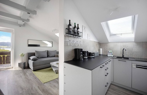 Oy-Mittelberg Apartment | Loft Apartment with Wi-Fi, Indoor Pool, Sauna, and Balcony Overlooking the Lake