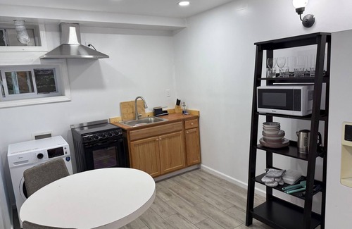 Ardsley Apartment | Loft Apartment with full kitchen cozy nook + 2 sofa beds & all modern electronic