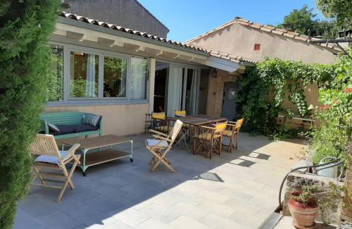 Moux Apartment | Loft atelier dans ancien domaine viticole