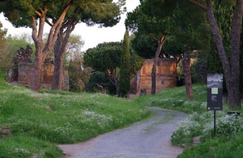 Quartiere XX Ardeatino Apartment | Loft con giardino in zona Appia Antica