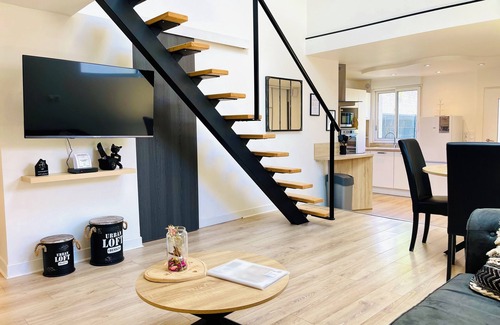 Sud Loire House | Loft de Charme Avec Parking, Jardin et Terrasse