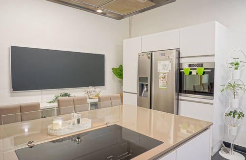 Kaiserlei House | Loft house with 170 sqm | very central | garden | parking lot