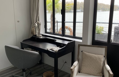 Auteuil Boat Rental | Loft on Paris Seine River with free parking