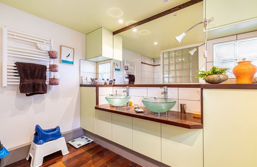 Saint-Denis Apartment | Loft Original Avec Terrasse Proche Transports et Basilique Saint Denis