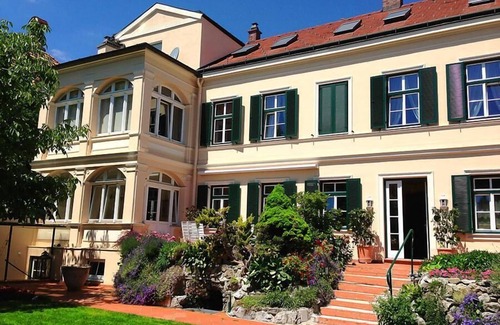 Bad Voeslau Apartment | Loft over the roofs of Bad Vöslau