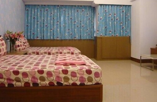 Sinsing District Apartment | Loft Style Apt sleeps 4~6pax near Kaohsiung Train Station 童話世界樓中樓近高雄火車站