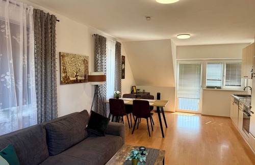 Dobl-Zwaring Apartment | Loftartige und sonniges Apartment mit Balkon in Dobl bei Graz DG06