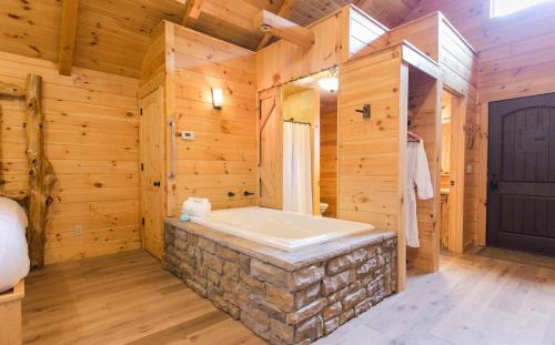 Millersburg House | Lofty Willows Treehouse by Amish Country Lodging