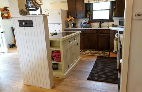 Liberty Cabin | Log cabin on Lake St George! Family adventures await. Openings in September!