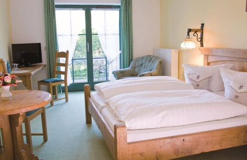 Ohorn House | Log cabin, shower or bath, WC - Forsthaus Luchsenburg