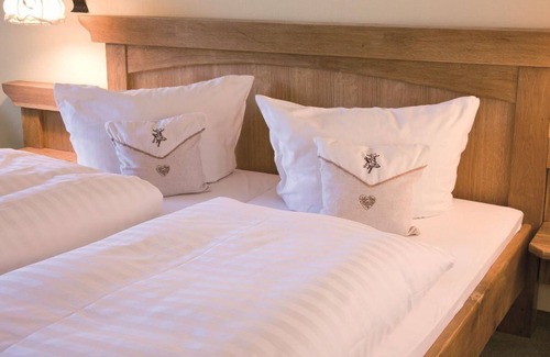 Ohorn House | Log cabin, shower or bath, WC - Forsthaus Luchsenburg