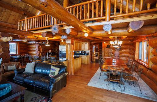 Fish Creek House | Log Retreat at Fish Creek by Simple Life Rentals