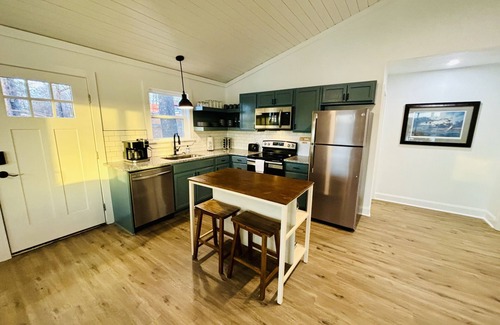 Stemley Cabin | Logan Martin Lakefront Retreat