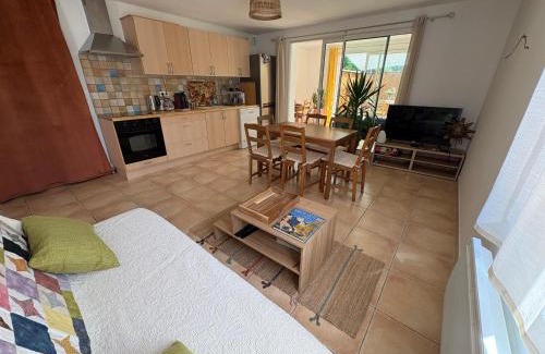 Venelles Apartment | Logement avec jardin et terrain de pétanque privé