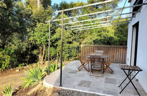 Sillans-la Cascade House | Logement Indépendant, Villa Quartier Calme et Verdoyant