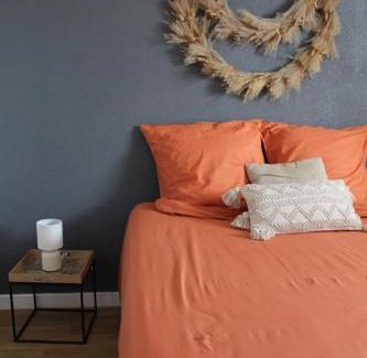 Cournonsec Apartment | Logement lumineux près de la mer et de la ville