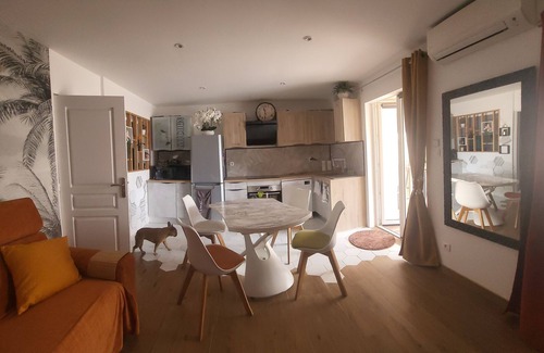 Vias Apartment | LOGEMENT PRES DE LA MER