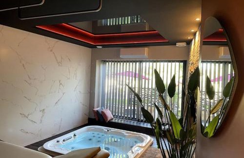 Arcais House | Logement spa privatif proche Niort et La Rochelle