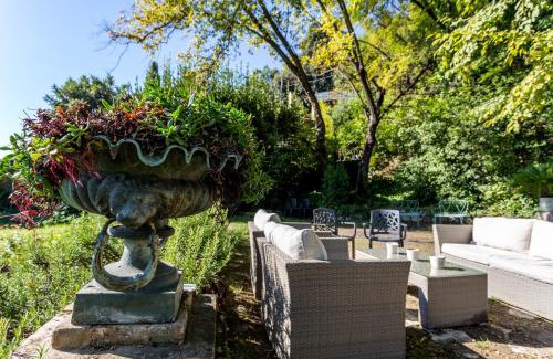 Grasse Hotel | Logis Hôtel La Bellaudière