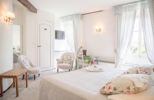 Cazaubon Hotel | Logis Hôtel Restaurant Château Bellevue