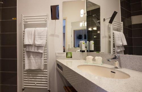 Lodeve Hotel | Logis Hôtel Restaurant de la Paix