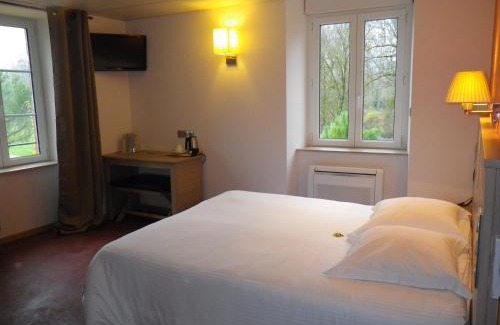 Banassac Hotel | Logis Hôtel Restaurant Les 2 Rives - A75, en bordure de rivière