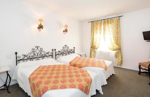 Revel Hotel | Logis Hôtels - Hôtel Restaurant du Midi