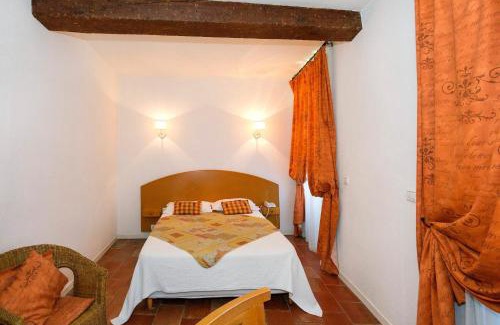 Revel Hotel | Logis Hôtels - Hôtel Restaurant du Midi