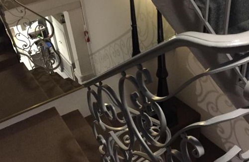 Salon-de-Provence Hotel | Logis Hotel du Midi