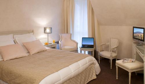 Saint-Hippolyte Hotel | Logis Hotel Le Parc & Spa