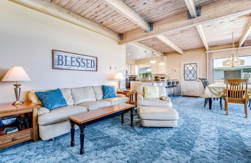 Garden City House | Lollipop Lakehouse
