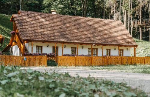 Lacu Rosu House | LOLO Park Resort