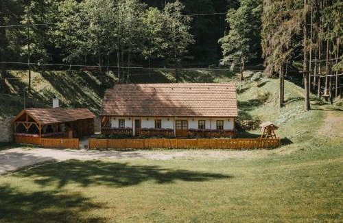 Lacu Rosu House | LOLO Park Resort