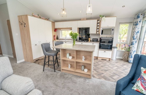 Kendal Cottage | Loluke Lodge on The Lake