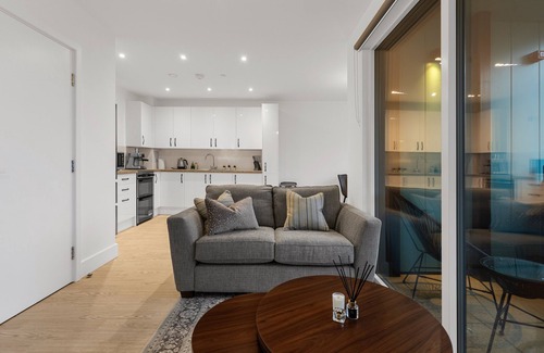 Bow Apartment | London - 1 Bed Apartment - Sleeps 2 - Long Stays