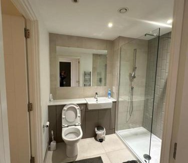 Whittington Apartment | London - Apartment - Sleeps 2 - Garden - Pool