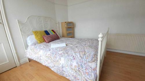 Edgware Apartment | London Edgware Station Apartment