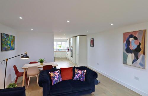 Pollards Hill House | London Mitcham Beautiful Three Bedroom House