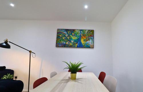 Pollards Hill House | London Mitcham Beautiful Three Bedroom House