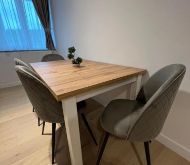 Suceava Apartment | London Residence Deluxe 2-Bedroom