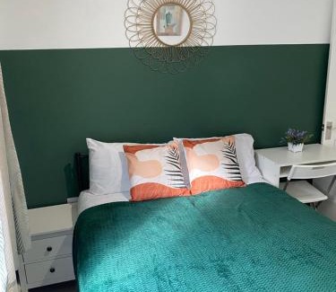 Alvaston Apartment | London Road Flats - Free WIFI, washing machine, smart TV, easy access to A50