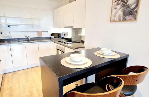 Bromley North Apartment | London - Stunning Riverside Apartment