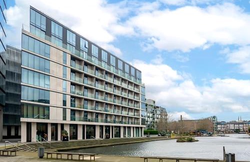 Angel Apartment | Londwell, Kings Cross & Pentonville Luxury Balcony Apartment