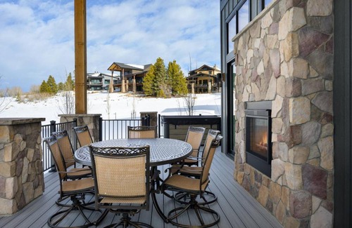 Granby House | Lone Eagle 765